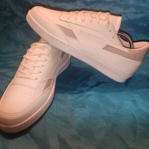 Oliver cabell began 481 "Neutral" EU 42